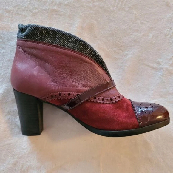 Hispanitas Red Leather Glove Heel Booties - Size 9 - Picture 2 of 11